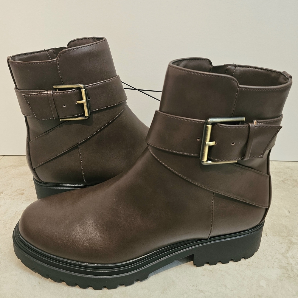 NWT Unisa Dark Brown Ankle Booties with Buckle - Picture 4 of 4